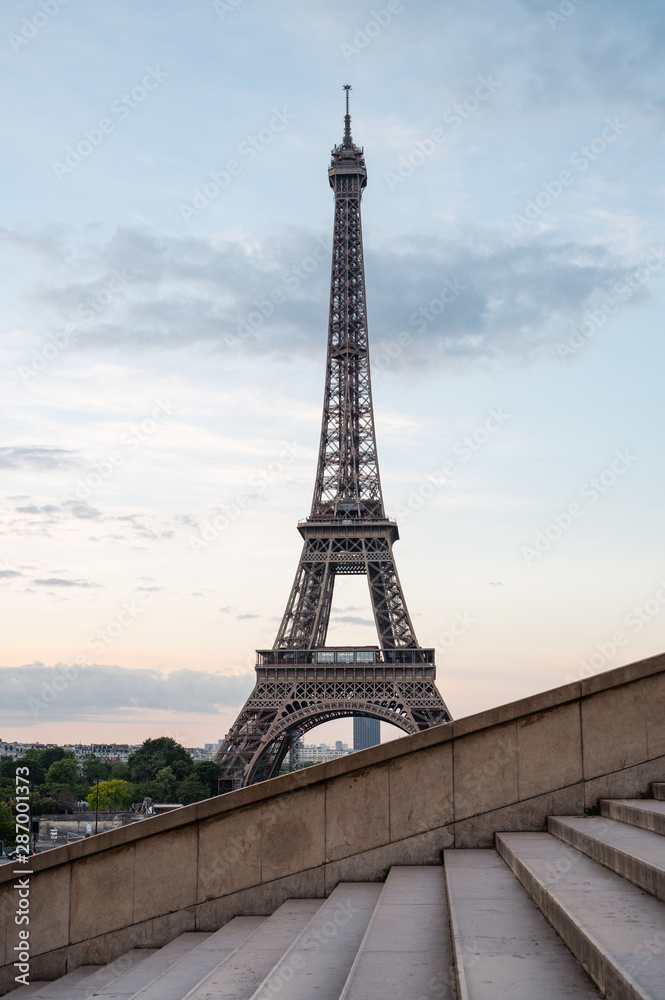 Fototapeta premium Eiffel tower in Paris , France in morning light