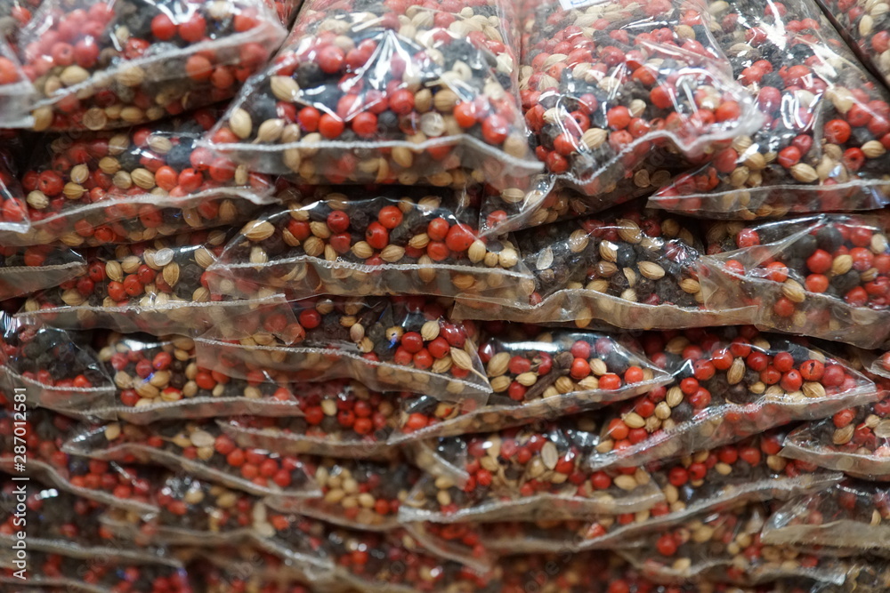 essen früchte auf einem markt in auf madagaskar in afrika 
