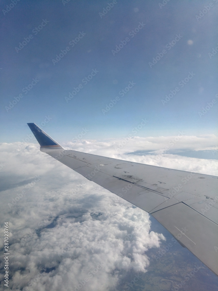 Obraz premium nuages avion