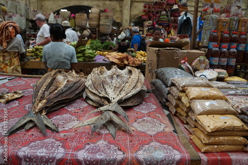 waren auf dem markt in afrika in antsiranana