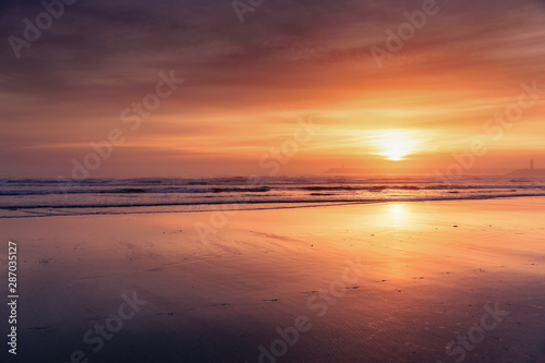Fototapeta Naklejka Na Ścianę i Meble -  Sunset beach