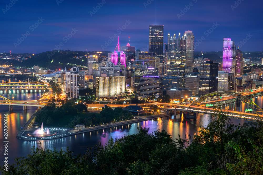 Pittsburgh skyline by night