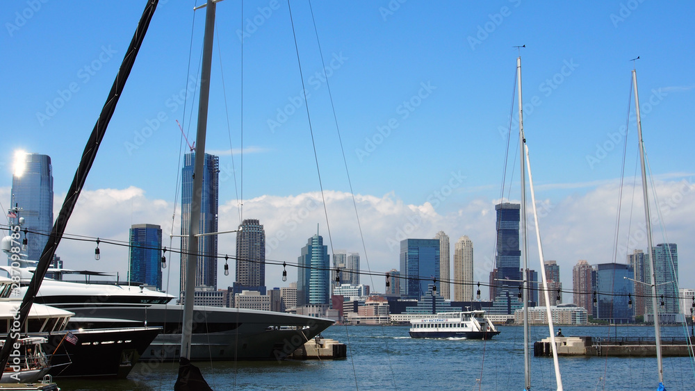 New York, Manhattan: North Cove Yacht Harbor