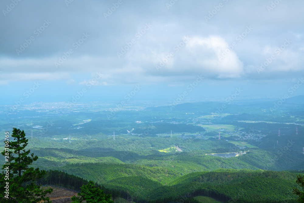高ボッチ高原から望む松本盆地と北アルプス