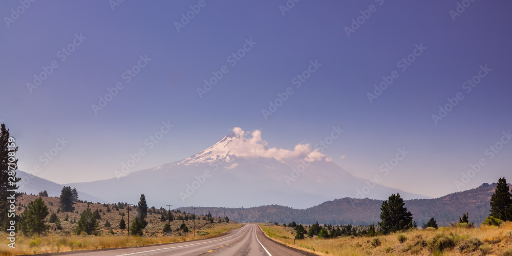 Obraz premium Mt. Shasta, as seen from south bound Hwy. 97 near Weed, California
