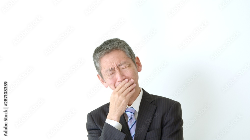 悩む男性 悩む男性