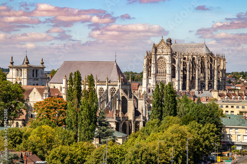 Beauvais. Cathédrale vue du quartier Saint Jean . Oise. Picardie. Hauts-de-France photo