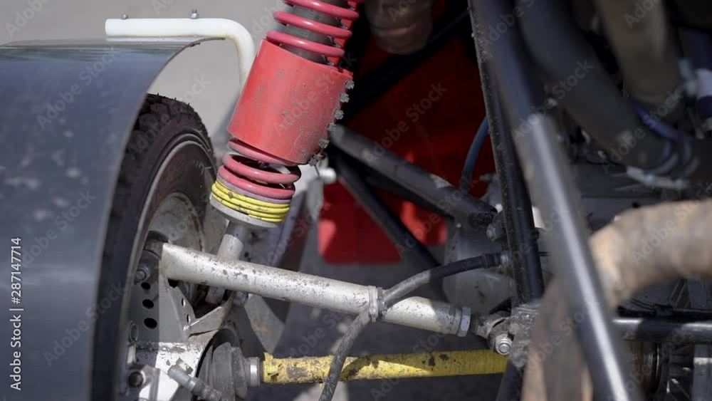 Suspension elements of a sports buggy. A complex multilink suspension