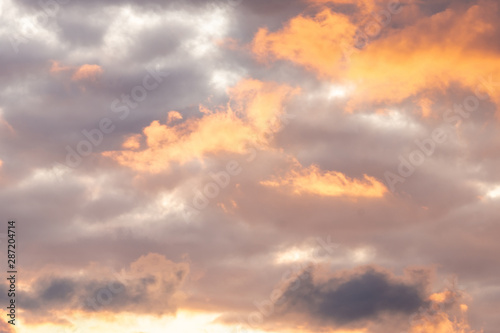 Fototapeta Naklejka Na Ścianę i Meble -  cloudy sky at sunset