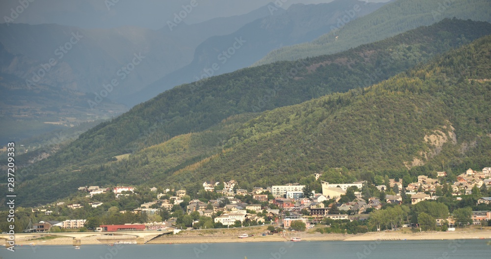 Obraz premium Savines-Le-Lac (Hautes-Alpes)