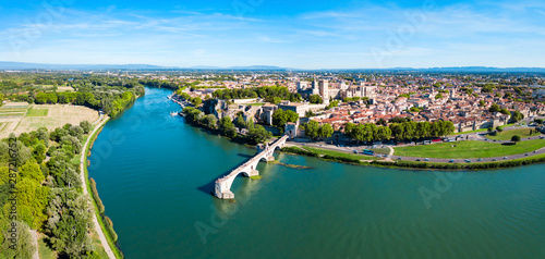 Widok z lotu ptaka miasta Avignon, Francja