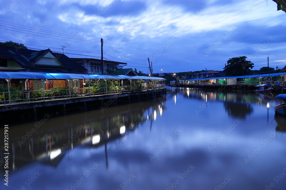 Fototapeta premium bridge over the river