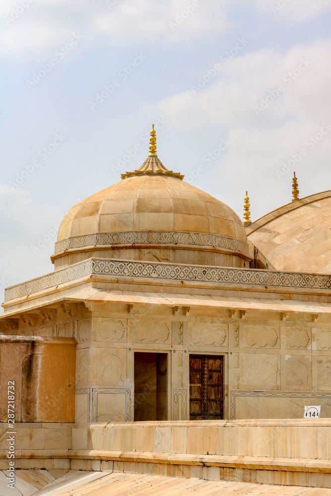 Φωτογραφία Closeup of the facade and dome of the Amber Fort, Jaipur, Rajasthan, India