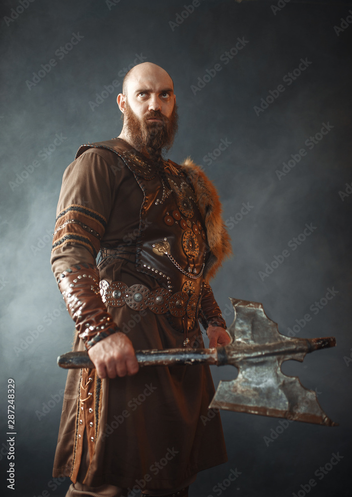 Ταπετσαρία Angry viking with axe, martial spirit, barbarian