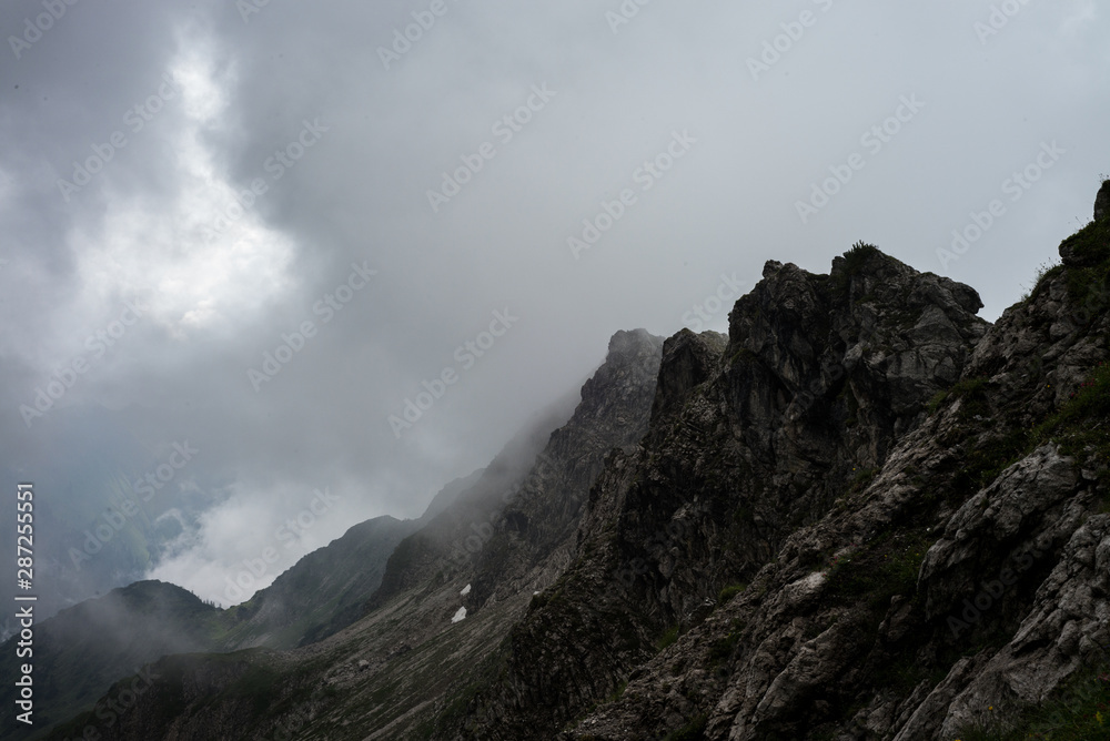 großer Daumen Allgäu Alpen Nebel Fels Gebirge Wandern Wanderung Hike Hiking Outdoor