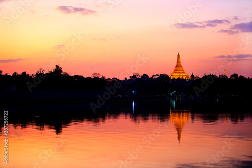 Shwedagon Pagoda at sunset © BlueOrange Studio