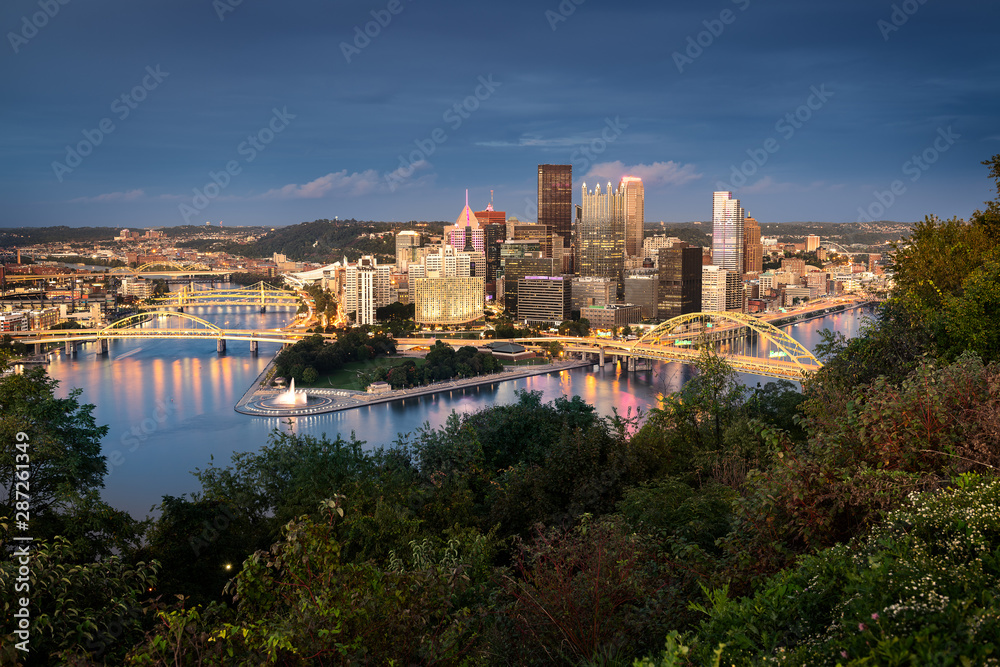 Pittsburgh skyline by night