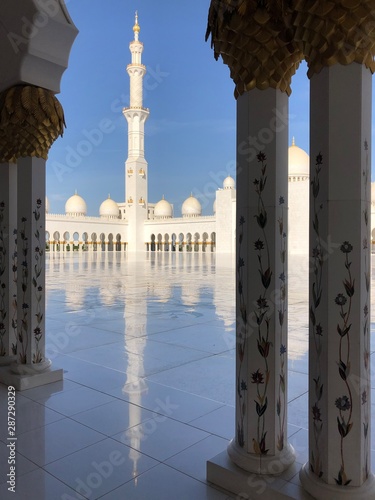 mosque in dubai united arab emirates