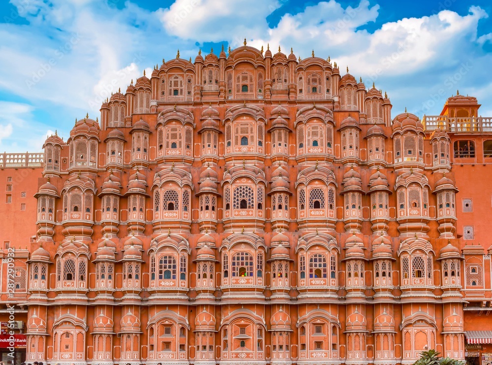 Facade of the Hawa Mahal (Palace of Winds) in Jaipur, Rajasthan, India