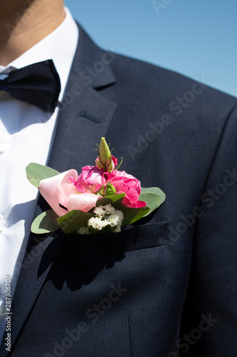 Groom's boutonniere for a wedding