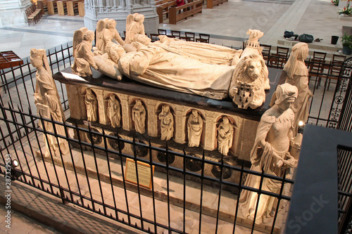 grave of François II in the Saint-Pierre-Saint-Paul cathedral in Nantes (France) photo