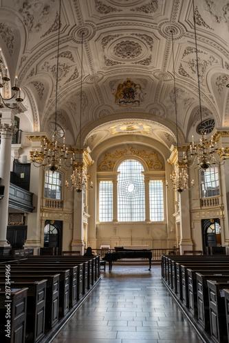 Ventana de la Iglesia de San Martín in the Fields, Londres, Inglaterra