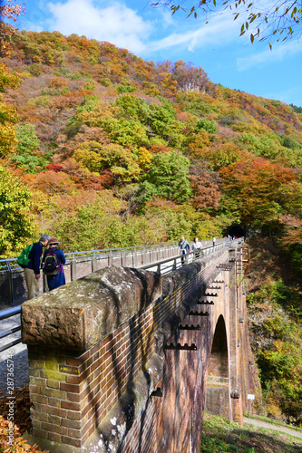 群馬の旅。秋の碓氷第三橋梁、通称 めがね橋。安中 群馬 日本。１０月下旬。