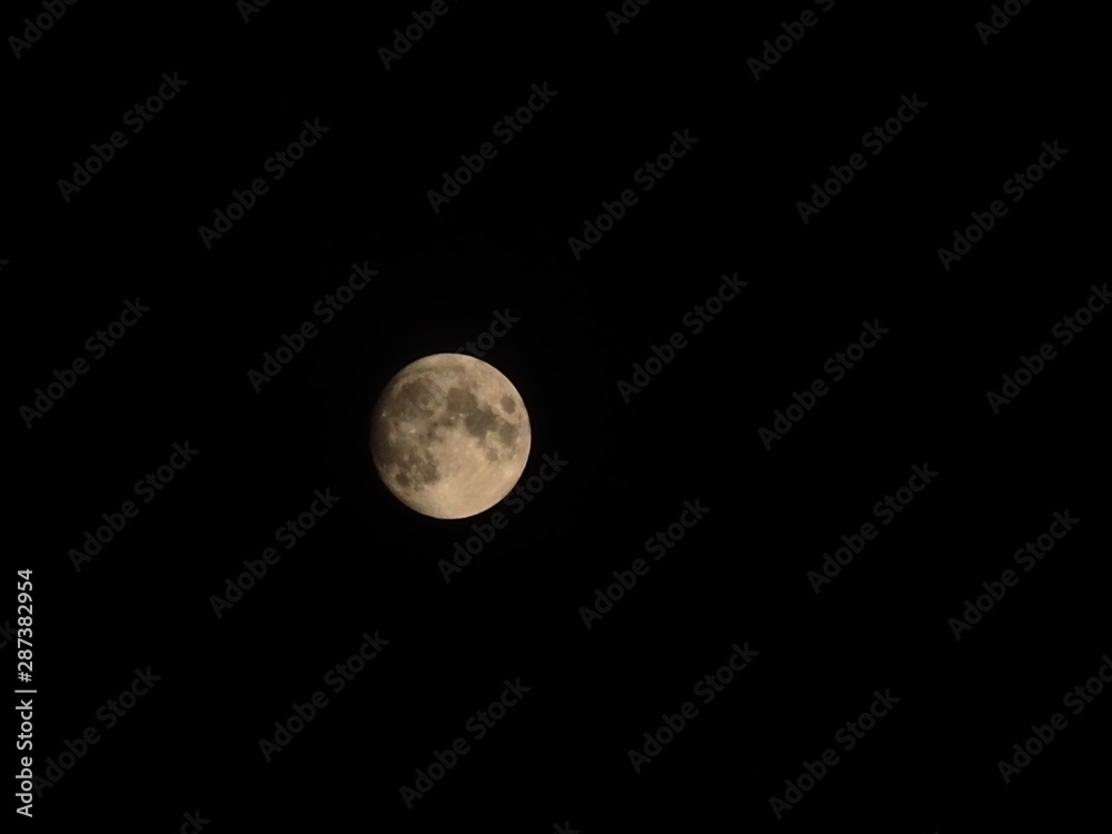 luna vista con una camara en un dia despejado luna vista con una camara en un dia despejado