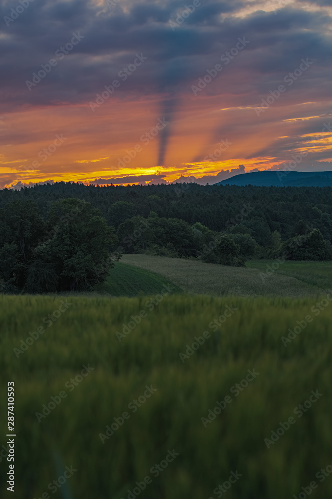 Obraz premium sunset in the mountains