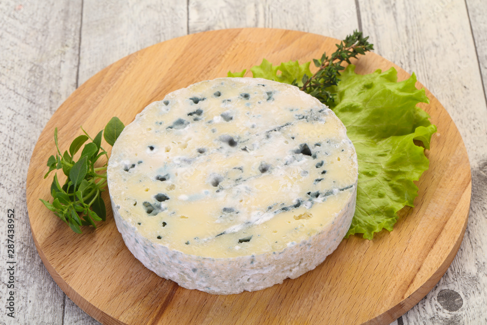 Round blue cheese Round blue cheese