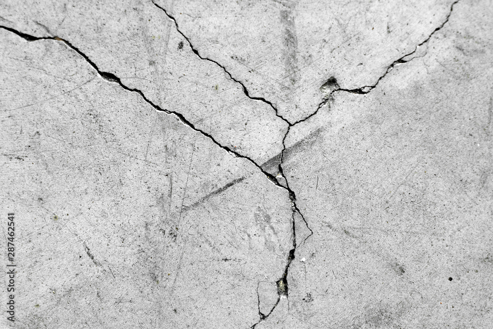 Obraz premium Crack on a cement wall