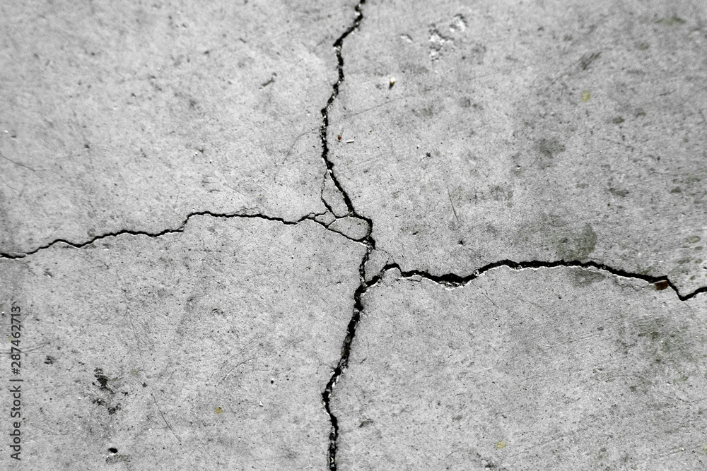Obraz premium Crack on a cement wall