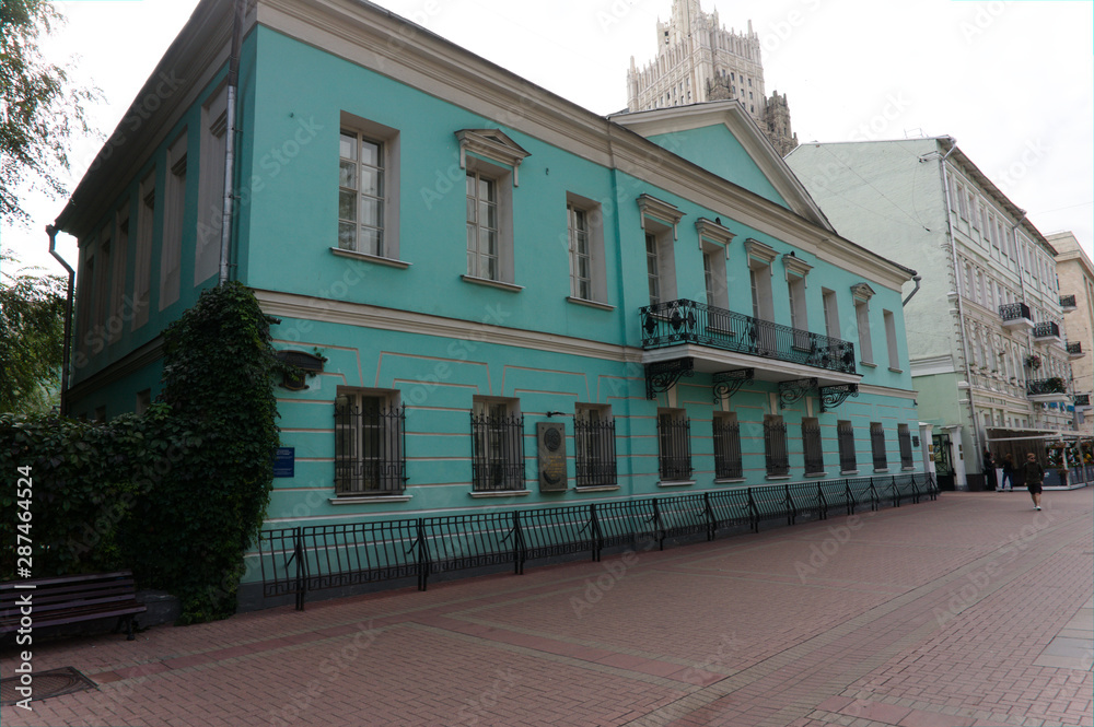 1831 Pushkin has been renting flat in Arbat house which belonged to noble family Hitrovo.I t is here he brought his young wife N.Pushkin after wedding ceremony.