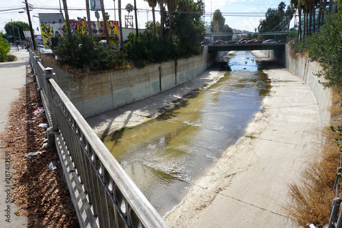 Photo Urban Ballona creek in Los Angeles California