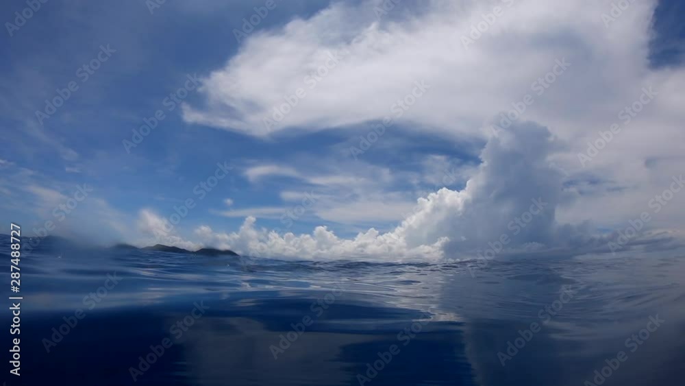 加計呂麻島の海と空