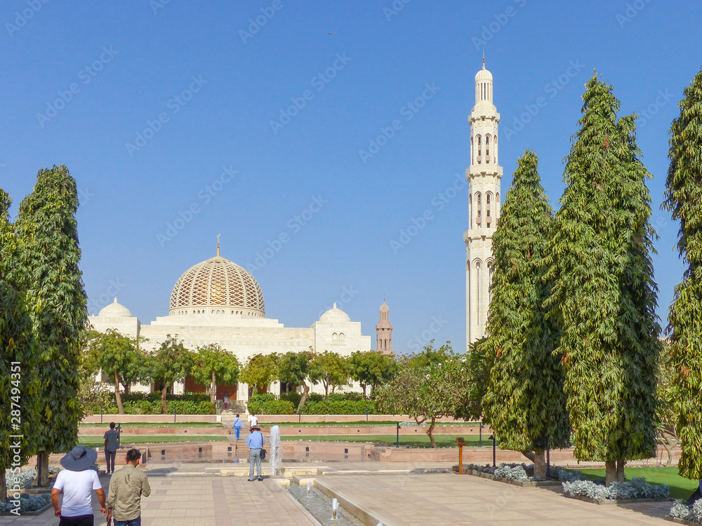 Obraz premium Sultan Qaboos Grand Mosque in Muscat (مسقط, Maskat) Sultanate of Oman