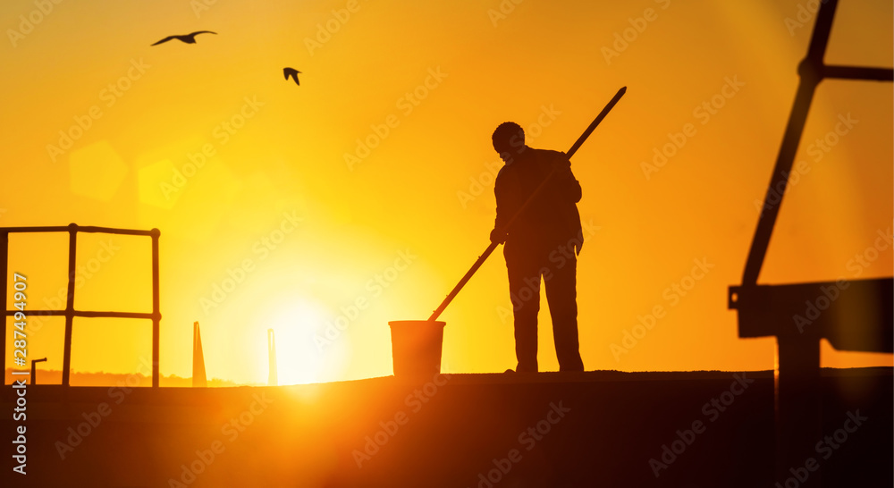 Fototapeta premium Working sunrise