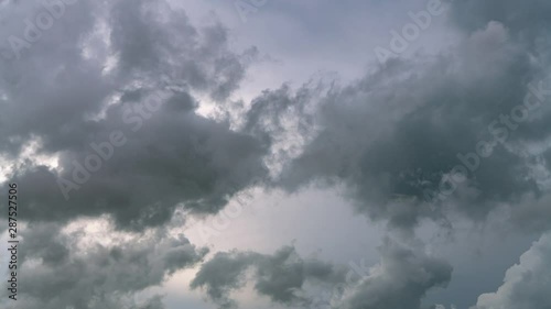 Wallpaper Mural Time lapse Video of cloud moving on sky before thunder storm.  Torontodigital.ca