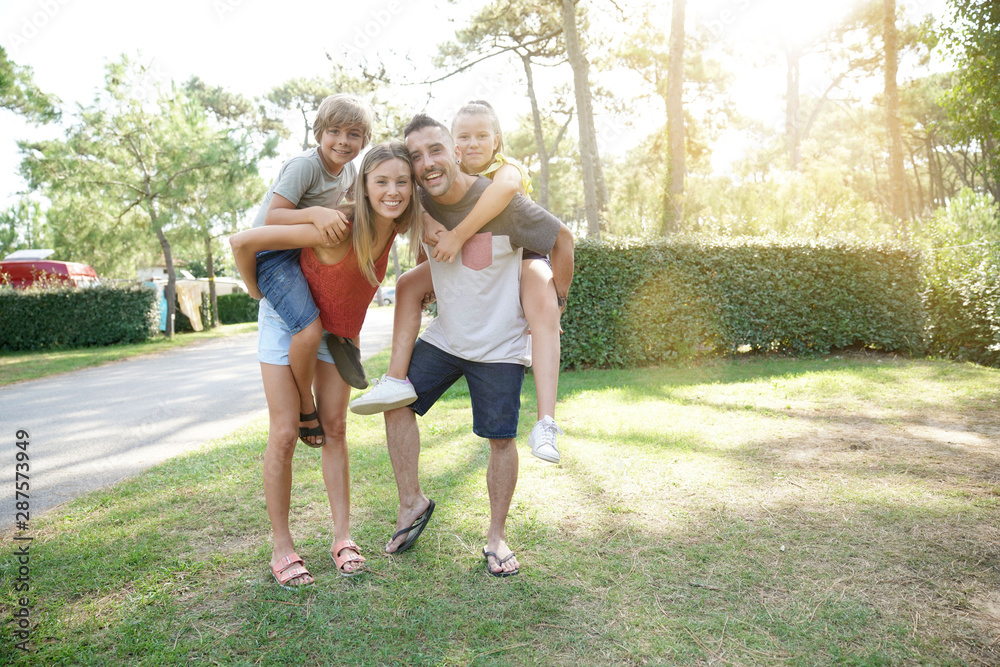 Obraz premium Happy family on summer vacation