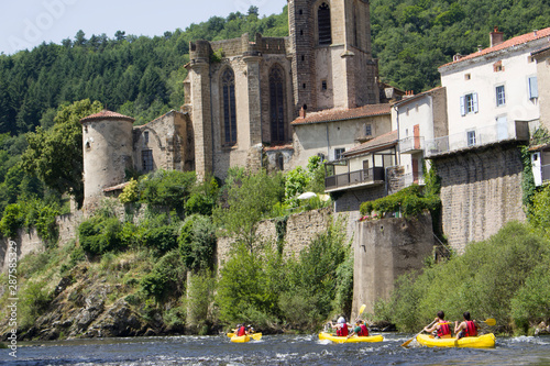 Descente rivière des gorges de l'allier en Canoé-kayak vers Chavaniac-Lafayette Tourisme Haute-Loire