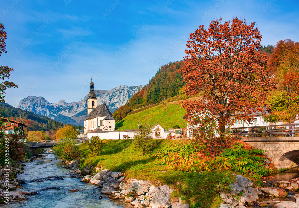 Fototapeta premium Amazing mountain landscape in the Bavarian Alps. Ramsau bei Berchtesgaden village at sunny autumn day, Bavaria, Germany