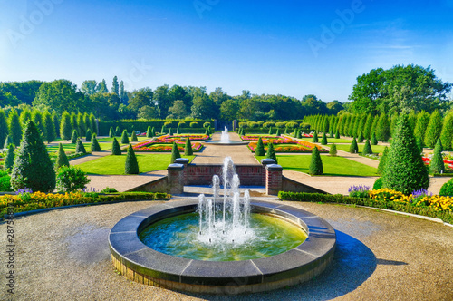 Springbrunnen in einem historischen Park