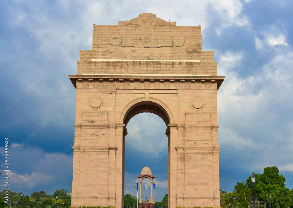 beautiful view of india gate in new delhi