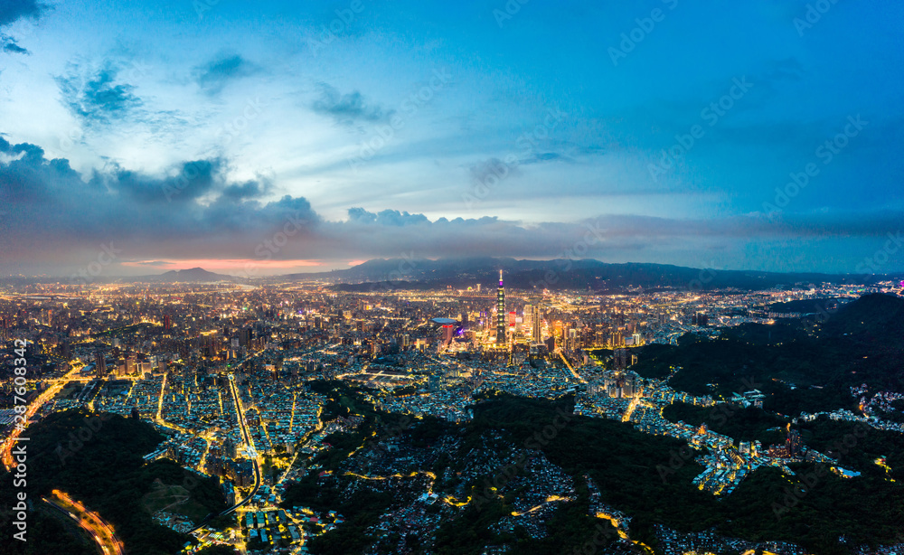 Obraz premium Skyline miasta Taipei w centrum Tajpej, Tajwan.