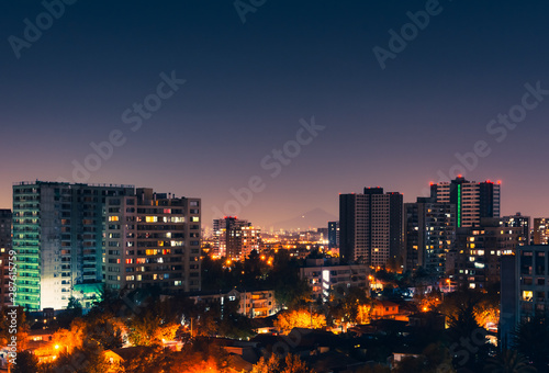 la ciudad de santiago al anochecer