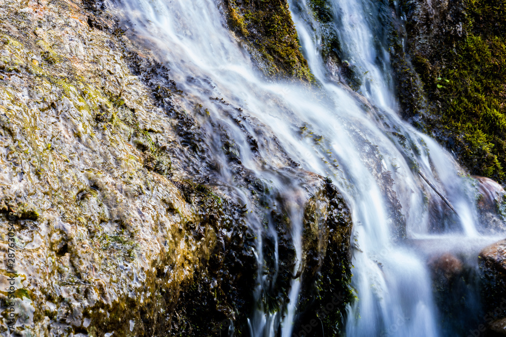 Obraz premium Waterfall on Rocks
