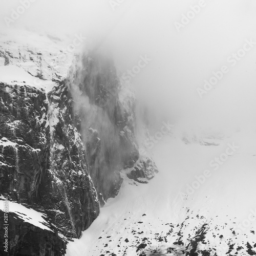 Felsen im Schnee Norwegen 1
