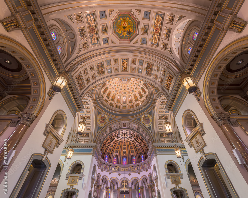Fototapeta premium Interior of the historic Cathedral of the Sacred Heart in Richmond, Virginia
