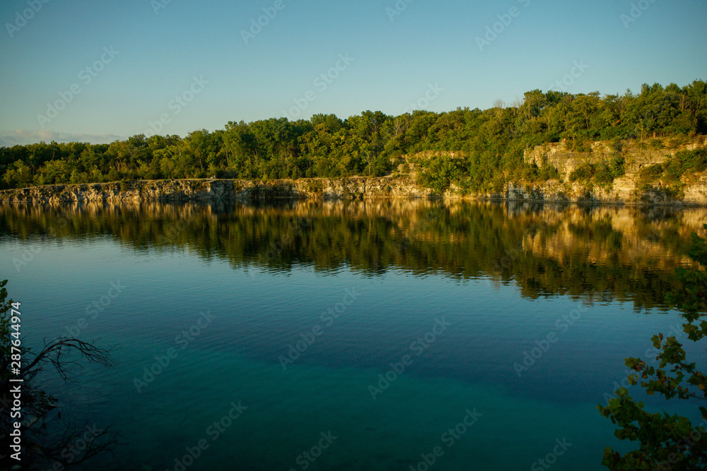 Obraz premium Quarry lake at France park near in logasnport Indiana in Cass county