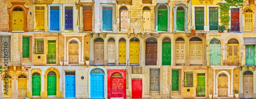 Kolorowe maltańskie drzwi